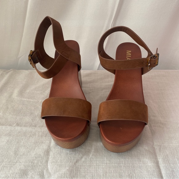 MIA Brown Leather wedge sandals, Size 9 - Picture 2 of 5